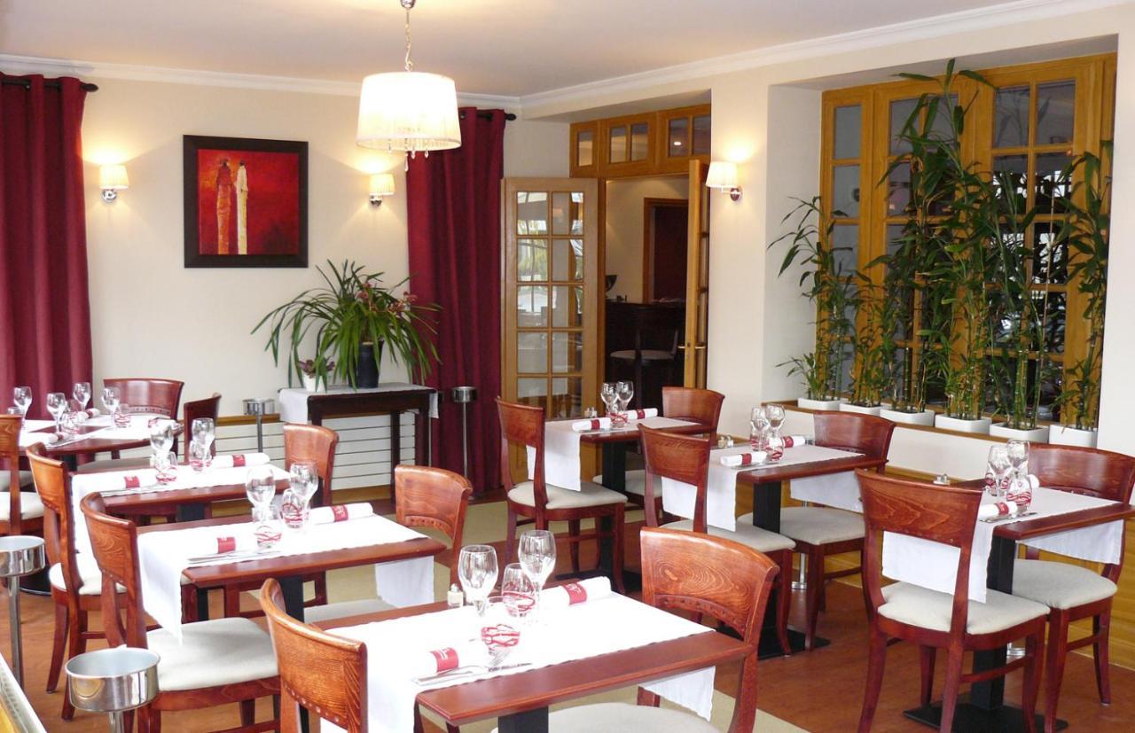 Hotel-Restaurant Le Normandie Luc-sur-Mer Zewnętrze zdjęcie